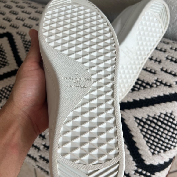 Louis Vuitton Monogram Leather Sneakers LV - Picture 3 of 7
